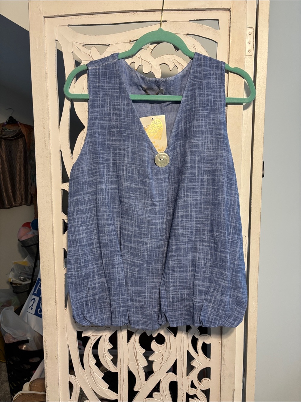 Sleeveless Blue Textured V-Neck Women’s Top
